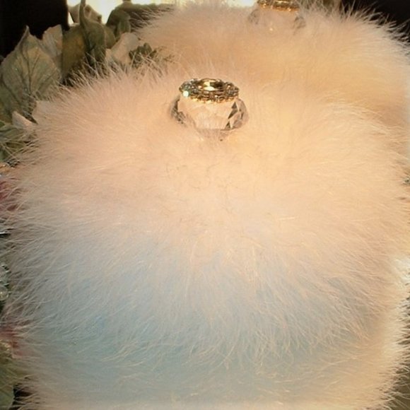 Sultry Gardenia Scented Dusting Powder Puff Vanity Set - Picture 3 of 5